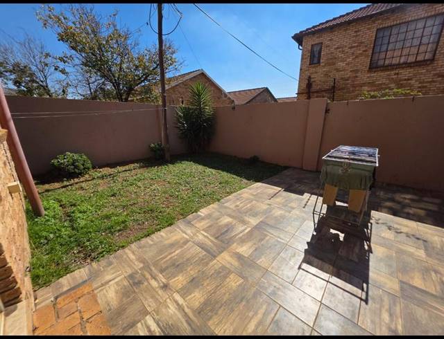 2 BEDROOM APARTMENT FOR SALE IN EIKE PARK